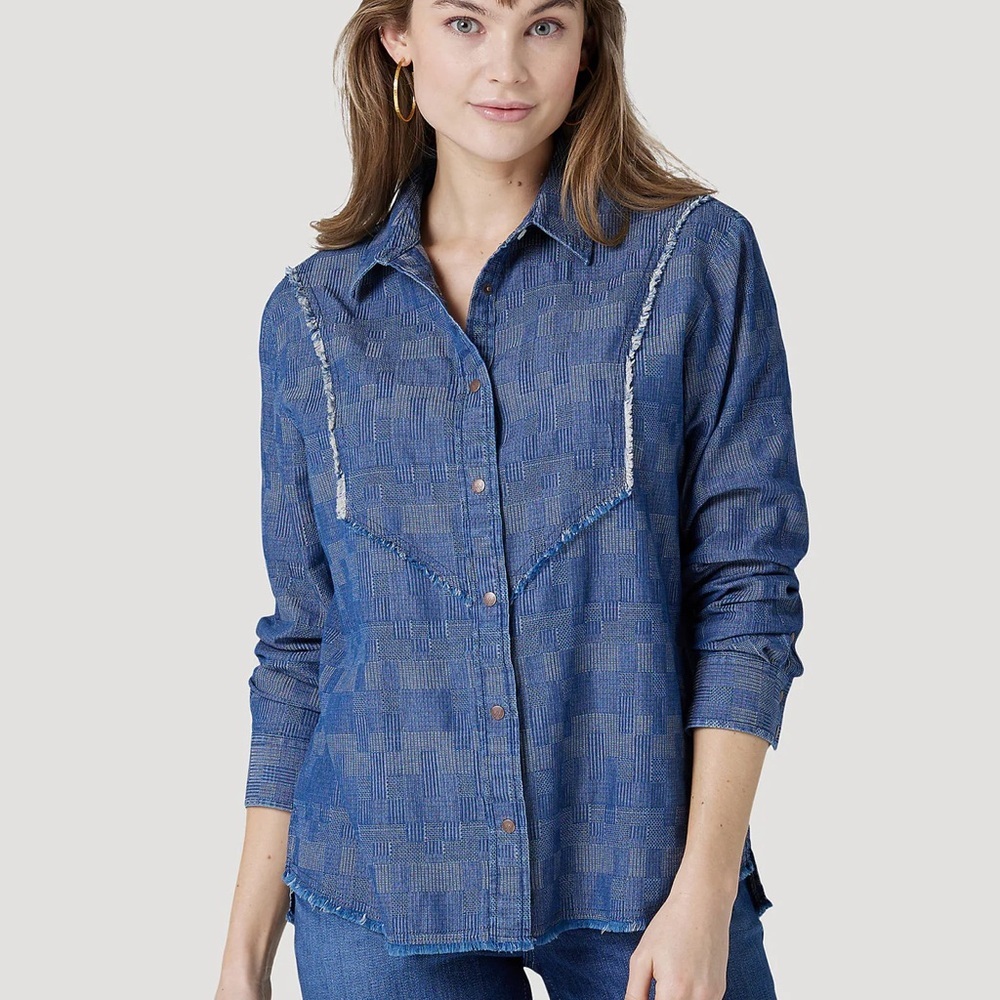 Wrangler Blue Relaxed Button Down Shirt